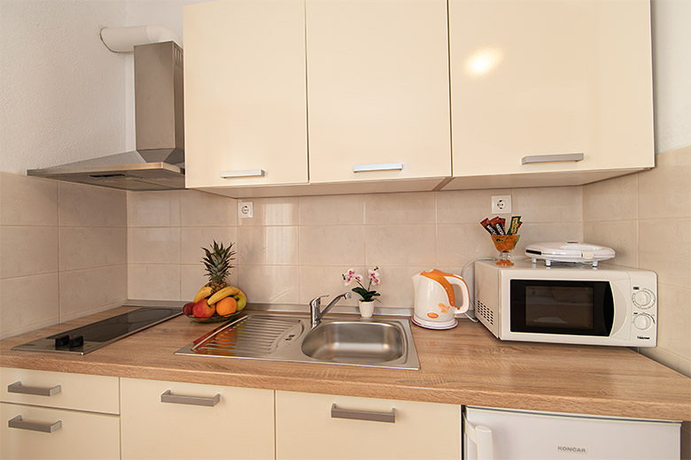 apartments Bidol, Makarska - kitchen