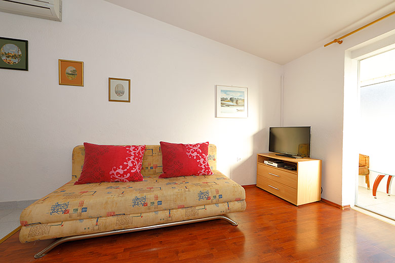apartments Brkuši, Makarska - living room