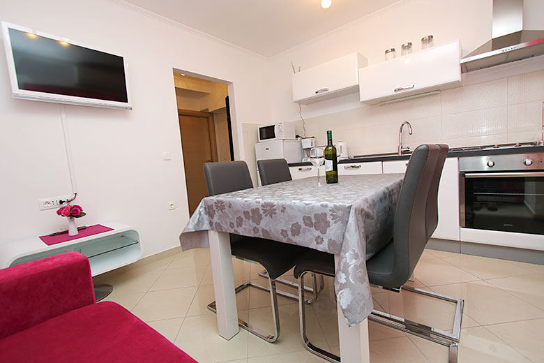 Apartments City, Makarska - dining room
