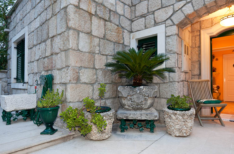 Villa Columba, entrance in the house