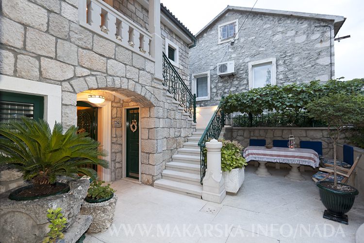 Makarska, apartments Nada Falak - garden
