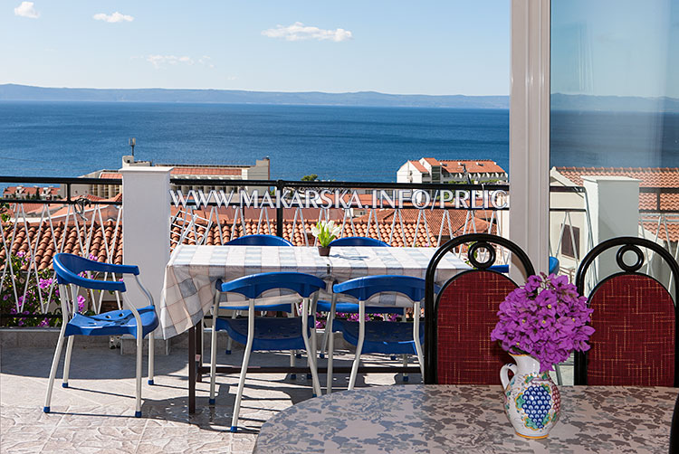 balcony with amazing view on adriatic sea - Balkon mit wunderschön Augenblick auf Adria See und Inseln Bra und Hvar
