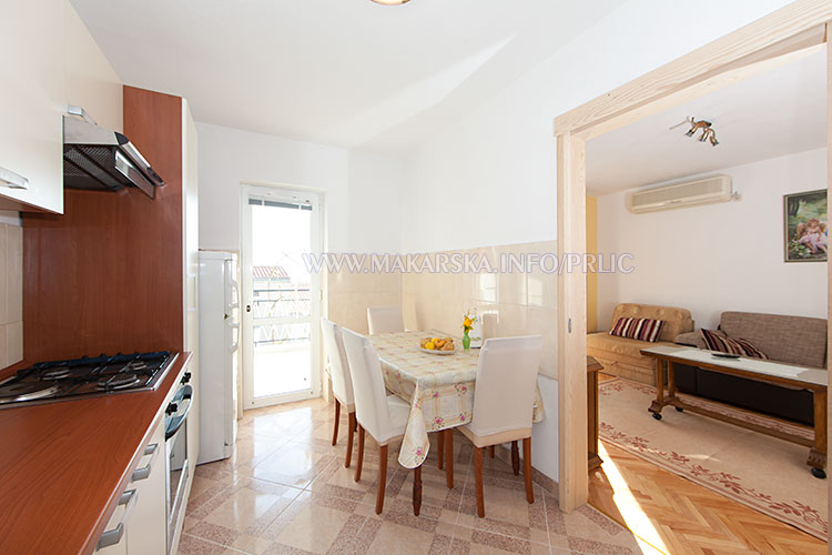 apartments Prli, Makarska - kitchen, dining room, living room