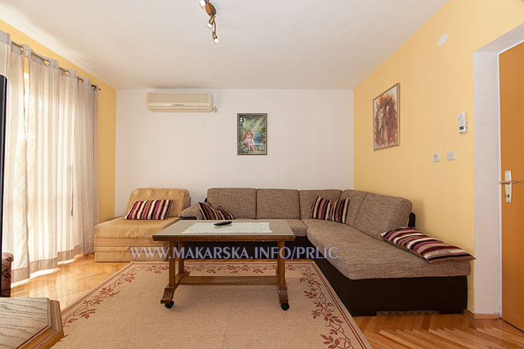 apartments Prli, Makarska - living room