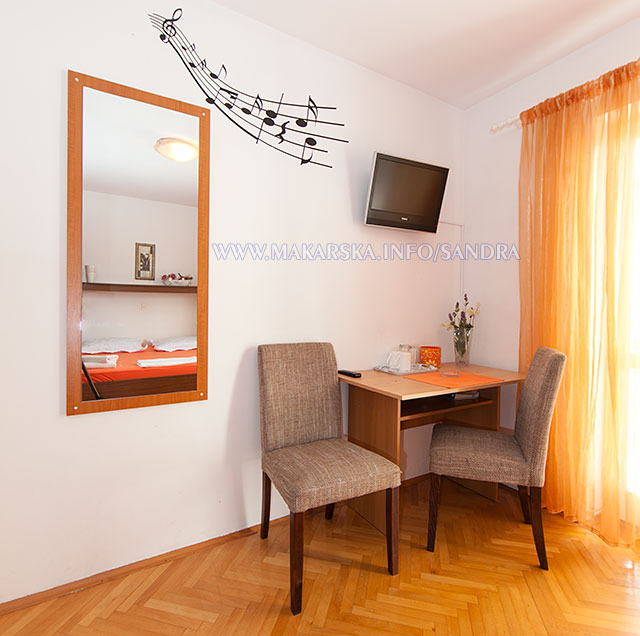 apartments Sandra, Makarska - dressing mirror