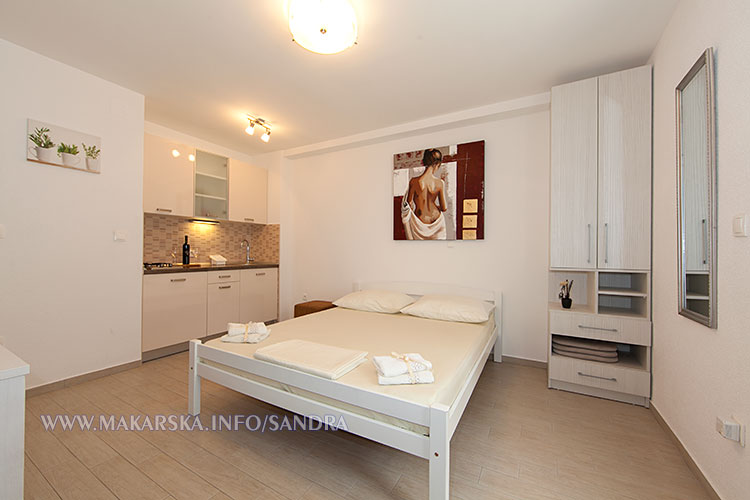 apartments Sandra, Makarska - bedroom